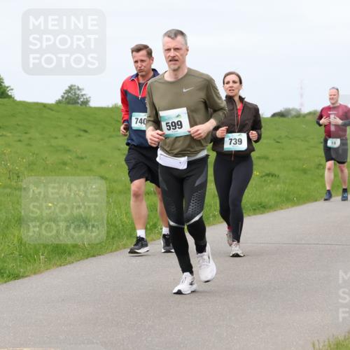 04.05.2025 - 8. Wedeler Halbmarathon Lena Gebhardt http://msf.ph/oto/7838754 04.05.2025 11:38:30 Laufen 740, 599, 739, 18 meine-sportfotos.de