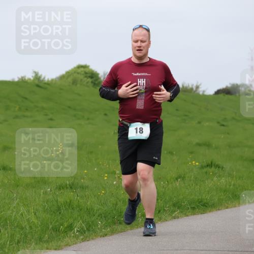 04.05.2025 - 8. Wedeler Halbmarathon Lena Gebhardt http://msf.ph/oto/7838787 04.05.2025 11:38:35 Laufen 18 meine-sportfotos.de