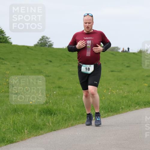 04.05.2025 - 8. Wedeler Halbmarathon Lena Gebhardt http://msf.ph/oto/7838793 04.05.2025 11:38:36 Laufen 18 meine-sportfotos.de