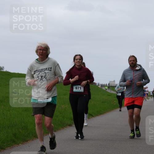 04.05.2025 - 8. Wedeler Halbmarathon Yannick Fuchs http://msf.ph/oto/7838808 04.05.2025 11:25:27 Laufen 971 meine-sportfotos.de