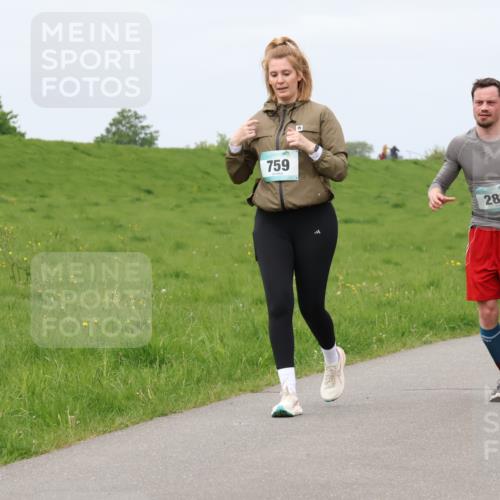 04.05.2025 - 8. Wedeler Halbmarathon Lena Gebhardt http://msf.ph/oto/7838844 04.05.2025 11:38:56 Laufen 759, 286 meine-sportfotos.de