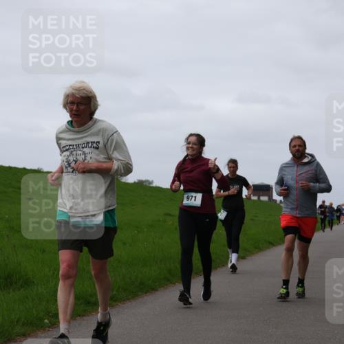 04.05.2025 - 8. Wedeler Halbmarathon Yannick Fuchs http://msf.ph/oto/7838868 04.05.2025 11:25:28 Laufen 971, 31 meine-sportfotos.de
