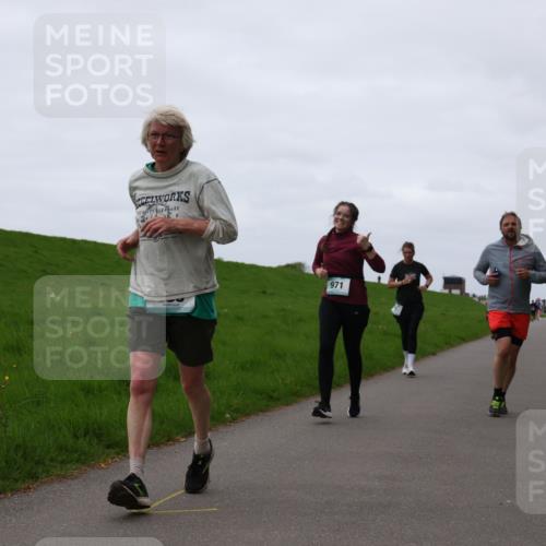 04.05.2025 - 8. Wedeler Halbmarathon Yannick Fuchs http://msf.ph/oto/7838921 04.05.2025 11:25:29 Laufen 971 meine-sportfotos.de