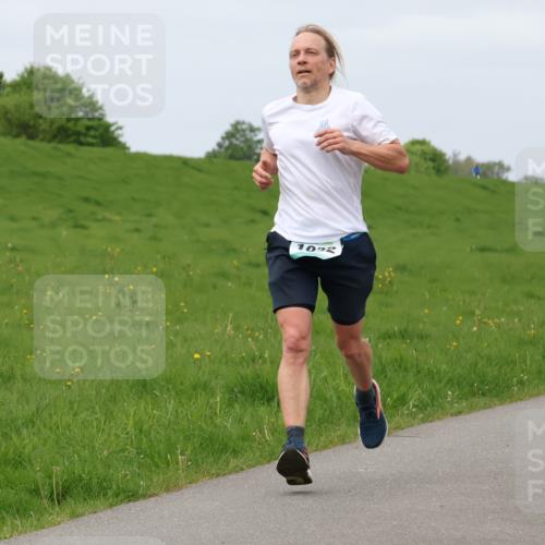 04.05.2025 - 8. Wedeler Halbmarathon Lena Gebhardt http://msf.ph/oto/7838935 04.05.2025 11:39:29 Laufen 1022 meine-sportfotos.de