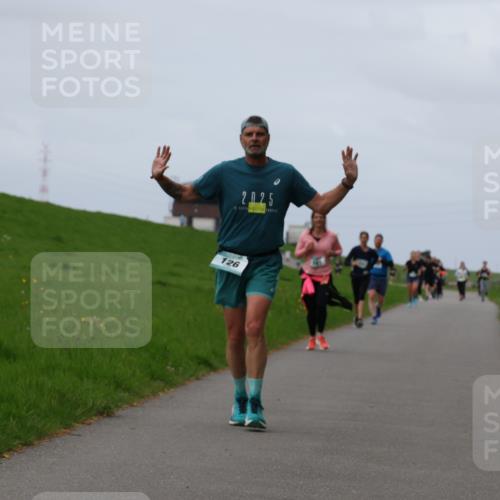 04.05.2025 - 8. Wedeler Halbmarathon Yannick Fuchs http://msf.ph/oto/7838977 04.05.2025 11:47:03 Laufen 2025, 126 meine-sportfotos.de