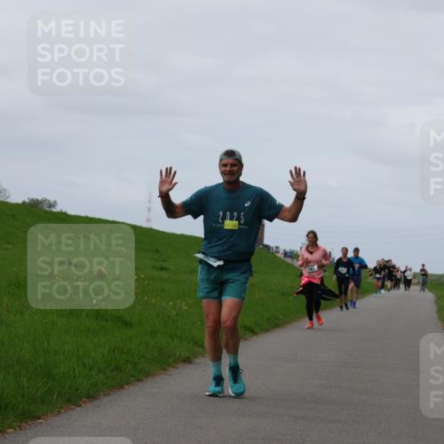 04.05.2025 - 8. Wedeler Halbmarathon Yannick Fuchs http://msf.ph/oto/7839050 04.05.2025 11:47:04 Laufen 2025, 141 meine-sportfotos.de