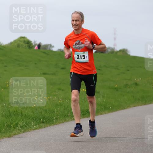 04.05.2025 - 8. Wedeler Halbmarathon Lena Gebhardt http://msf.ph/oto/7839093 04.05.2025 11:40:46 Laufen 215, 88, 731 meine-sportfotos.de