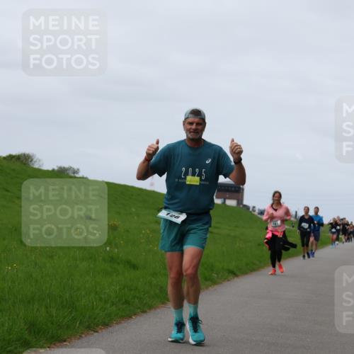 04.05.2025 - 8. Wedeler Halbmarathon Yannick Fuchs http://msf.ph/oto/7839096 04.05.2025 11:47:05 Laufen 2025, 126 meine-sportfotos.de