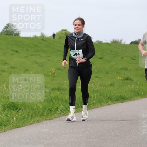 04.05.2025 - 8. Wedeler Halbmarathon Lena Gebhardt http://msf.ph/oto/7839137 04.05.2025 11:41:06 Laufen 504, 65 meine-sportfotos.de