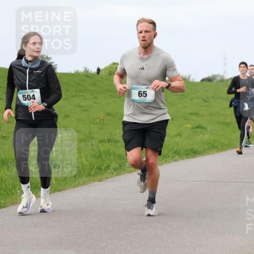 04.05.2025 - 8. Wedeler Halbmarathon Lena Gebhardt http://msf.ph/oto/7839147 04.05.2025 11:41:08 Laufen 504, 65 meine-sportfotos.de