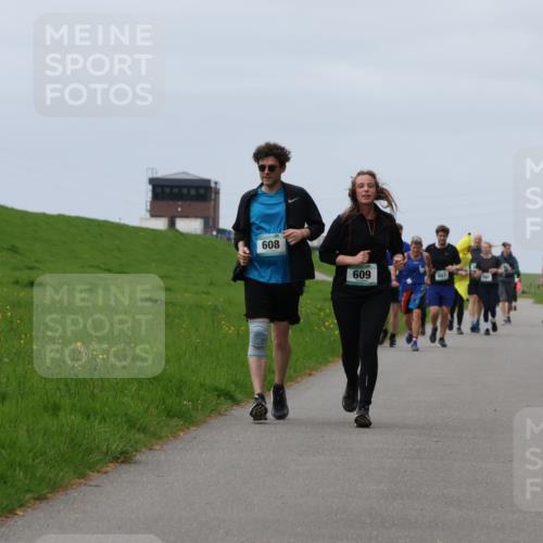 04.05.2025 - 8. Wedeler Halbmarathon Yannick Fuchs http://msf.ph/oto/7839148 04.05.2025 12:04:18 Laufen 608, 609 meine-sportfotos.de