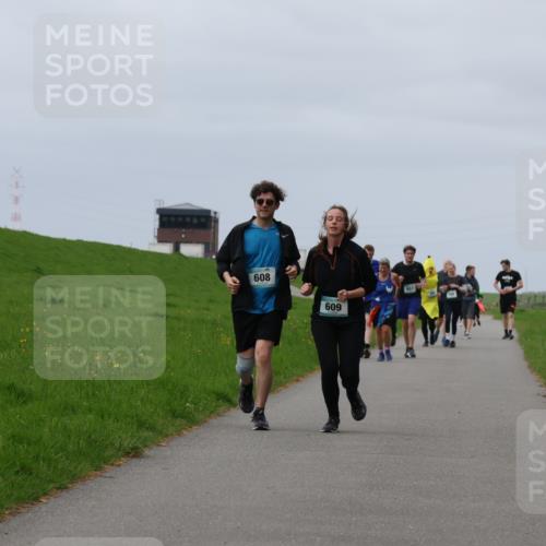 04.05.2025 - 8. Wedeler Halbmarathon Yannick Fuchs http://msf.ph/oto/7839154 04.05.2025 12:04:19 Laufen 608, 609 meine-sportfotos.de