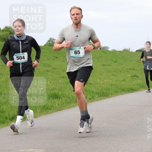 04.05.2025 - 8. Wedeler Halbmarathon Lena Gebhardt http://msf.ph/oto/7839155 04.05.2025 11:41:08 Laufen 504, 65, 939 meine-sportfotos.de