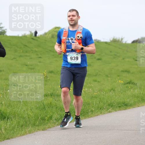 04.05.2025 - 8. Wedeler Halbmarathon Lena Gebhardt http://msf.ph/oto/7839174 04.05.2025 11:41:12 Laufen 939, 64 meine-sportfotos.de
