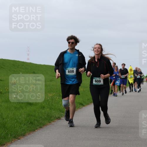 04.05.2025 - 8. Wedeler Halbmarathon Yannick Fuchs http://msf.ph/oto/7839177 04.05.2025 12:04:22 Laufen 608, 609 meine-sportfotos.de