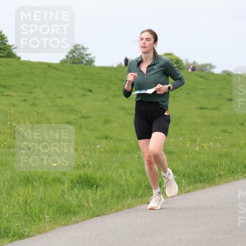 04.05.2025 - 8. Wedeler Halbmarathon Lena Gebhardt http://msf.ph/oto/7839185 04.05.2025 11:41:16 Laufen 8 meine-sportfotos.de