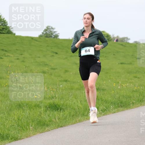 04.05.2025 - 8. Wedeler Halbmarathon Lena Gebhardt http://msf.ph/oto/7839189 04.05.2025 11:41:16 Laufen 64, 8 meine-sportfotos.de