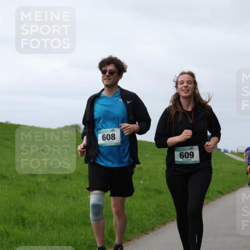 04.05.2025 - 8. Wedeler Halbmarathon Yannick Fuchs http://msf.ph/oto/7839207 04.05.2025 12:04:25 Laufen 608, 609 meine-sportfotos.de