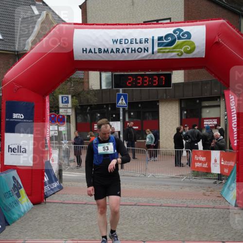 04.05.2025 - 8. Wedeler Halbmarathon Felixshl http://msf.ph/oto/7839304 04.05.2025 12:33:35 Ziel 53, 516, 531 meine-sportfotos.de