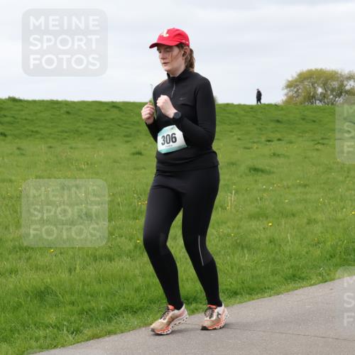 04.05.2025 - 8. Wedeler Halbmarathon Lena Gebhardt http://msf.ph/oto/7839332 04.05.2025 11:43:00 Laufen 306 meine-sportfotos.de