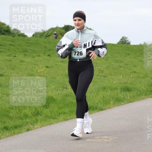 04.05.2025 - 8. Wedeler Halbmarathon Lena Gebhardt http://msf.ph/oto/7839344 04.05.2025 11:43:03 Laufen 726, 222 meine-sportfotos.de