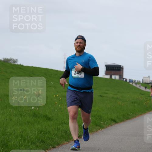 04.05.2025 - 8. Wedeler Halbmarathon Yannick Fuchs http://msf.ph/oto/7839374 04.05.2025 11:47:18 Laufen 249, 45 meine-sportfotos.de