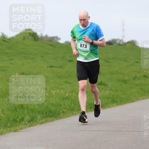 04.05.2025 - 8. Wedeler Halbmarathon Lena Gebhardt http://msf.ph/oto/7839383 04.05.2025 11:43:20 Laufen 873 meine-sportfotos.de