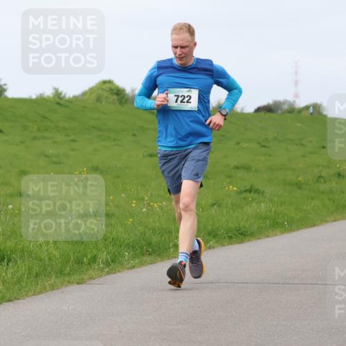 04.05.2025 - 8. Wedeler Halbmarathon Lena Gebhardt http://msf.ph/oto/7839395 04.05.2025 11:43:31 Laufen 722, 1013 meine-sportfotos.de