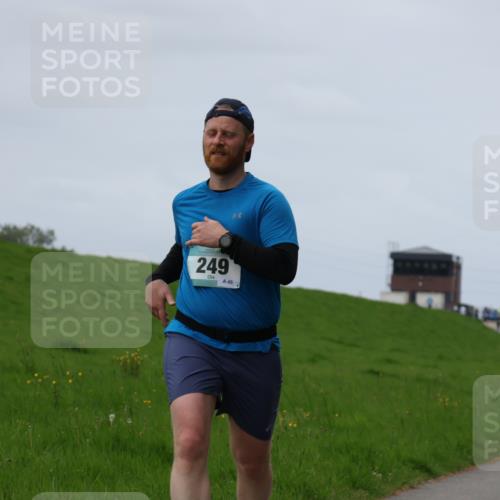 04.05.2025 - 8. Wedeler Halbmarathon Yannick Fuchs http://msf.ph/oto/7839419 04.05.2025 11:47:19 Laufen 249, 45 meine-sportfotos.de