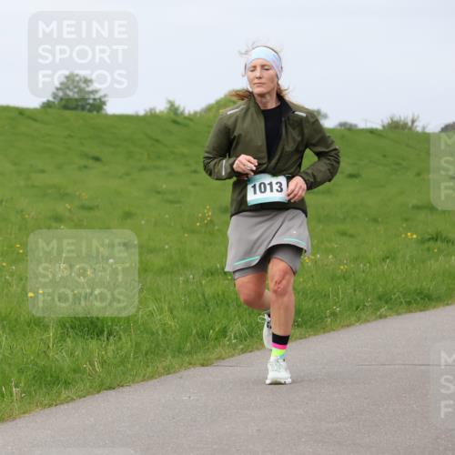 04.05.2025 - 8. Wedeler Halbmarathon Lena Gebhardt http://msf.ph/oto/7839420 04.05.2025 11:43:39 Laufen 256, 1013 meine-sportfotos.de