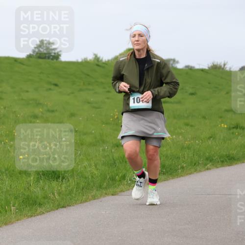 04.05.2025 - 8. Wedeler Halbmarathon Lena Gebhardt http://msf.ph/oto/7839425 04.05.2025 11:43:39 Laufen 10, 256 meine-sportfotos.de
