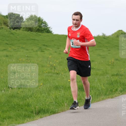 04.05.2025 - 8. Wedeler Halbmarathon Lena Gebhardt http://msf.ph/oto/7839441 04.05.2025 11:43:43 Laufen 233 meine-sportfotos.de