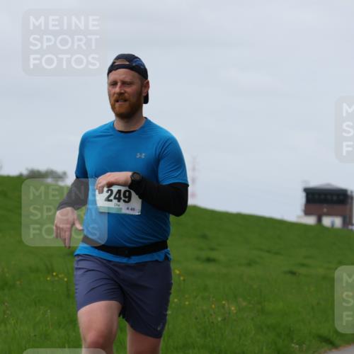 04.05.2025 - 8. Wedeler Halbmarathon Yannick Fuchs http://msf.ph/oto/7839443 04.05.2025 11:47:19 Laufen 249, 45 meine-sportfotos.de
