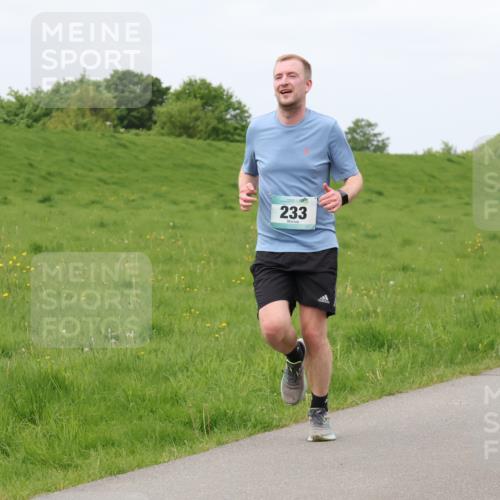 04.05.2025 - 8. Wedeler Halbmarathon Lena Gebhardt http://msf.ph/oto/7839458 04.05.2025 11:43:46 Laufen 233, 98 meine-sportfotos.de