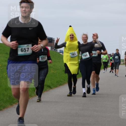 04.05.2025 - 8. Wedeler Halbmarathon Yannick Fuchs http://msf.ph/oto/7839485 04.05.2025 12:04:36 Laufen 657, 571, 781, 780, 282, 683 meine-sportfotos.de