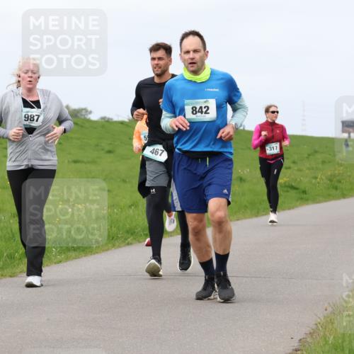 04.05.2025 - 8. Wedeler Halbmarathon Lena Gebhardt http://msf.ph/oto/7839505 04.05.2025 11:43:55 Laufen 988, 987, 467, 842, 317 meine-sportfotos.de