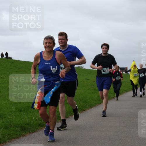 04.05.2025 - 8. Wedeler Halbmarathon Yannick Fuchs http://msf.ph/oto/7839526 04.05.2025 12:04:37 Laufen 658, 657, 571, 780, 2821 meine-sportfotos.de