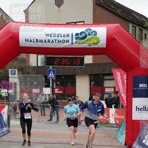 04.05.2025 - 8. Wedeler Halbmarathon Felixshl http://msf.ph/oto/7839527 04.05.2025 12:35:11 Ziel 698, 856 meine-sportfotos.de