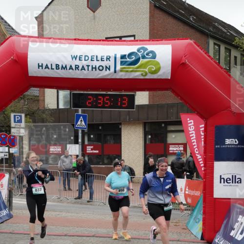 04.05.2025 - 8. Wedeler Halbmarathon Felixshl http://msf.ph/oto/7839540 04.05.2025 12:35:11 Ziel 698, 856 meine-sportfotos.de