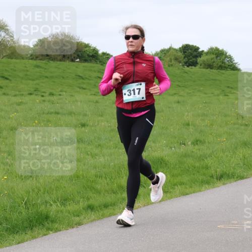04.05.2025 - 8. Wedeler Halbmarathon Lena Gebhardt http://msf.ph/oto/7839541 04.05.2025 11:44:03 Laufen 317 meine-sportfotos.de