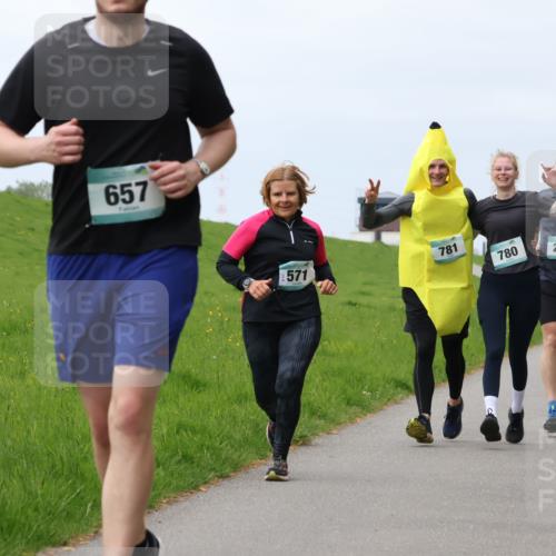 04.05.2025 - 8. Wedeler Halbmarathon Yannick Fuchs http://msf.ph/oto/7839545 04.05.2025 12:04:38 Laufen 657, 571, 781, 780, 282 meine-sportfotos.de
