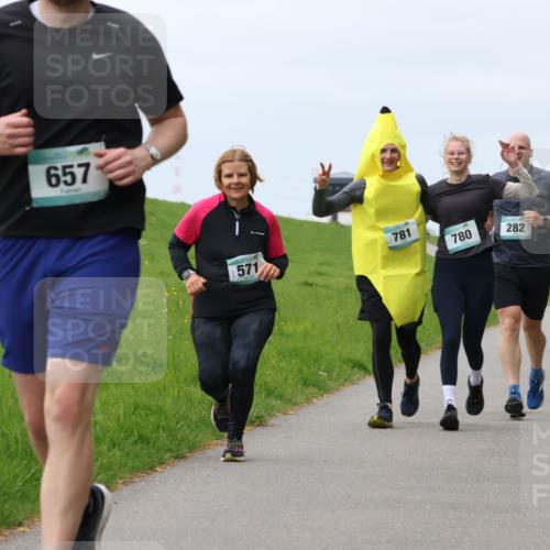04.05.2025 - 8. Wedeler Halbmarathon Yannick Fuchs http://msf.ph/oto/7839549 04.05.2025 12:04:38 Laufen 657, 571, 781, 780, 282 meine-sportfotos.de