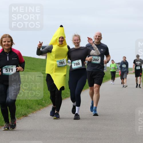 04.05.2025 - 8. Wedeler Halbmarathon Yannick Fuchs http://msf.ph/oto/7839558 04.05.2025 12:04:38 Laufen 571, 781, 780, 282, 1005 meine-sportfotos.de