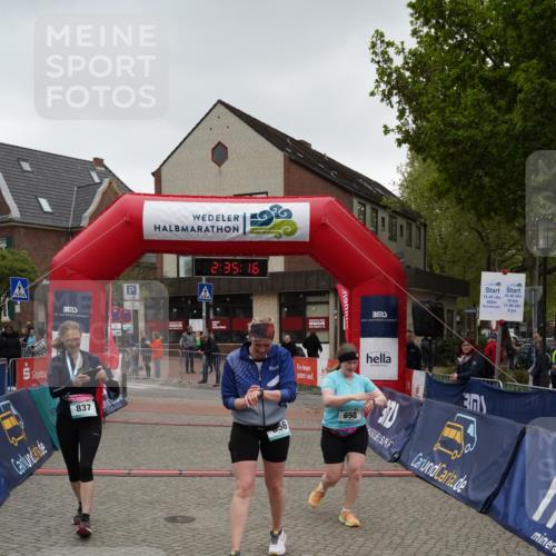 04.05.2025 - 8. Wedeler Halbmarathon Felixshl http://msf.ph/oto/7839590 04.05.2025 12:35:13 Ziel 698, 856 meine-sportfotos.de