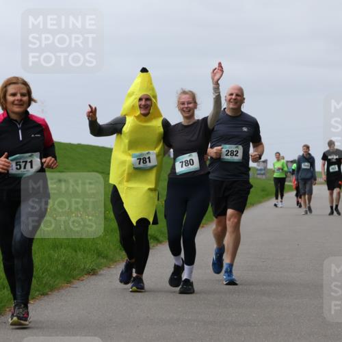 04.05.2025 - 8. Wedeler Halbmarathon Yannick Fuchs http://msf.ph/oto/7839618 04.05.2025 12:04:39 Laufen 571, 781, 282, 780 meine-sportfotos.de