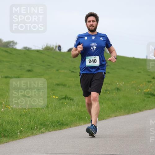 04.05.2025 - 8. Wedeler Halbmarathon Lena Gebhardt http://msf.ph/oto/7839637 04.05.2025 11:44:39 Laufen 1, 240, 438 meine-sportfotos.de