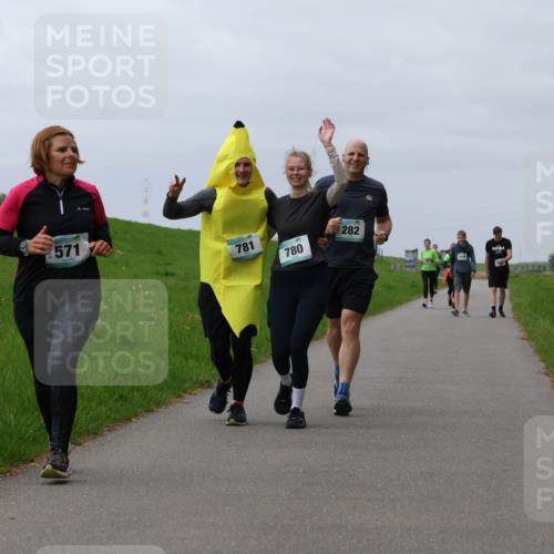 04.05.2025 - 8. Wedeler Halbmarathon Yannick Fuchs http://msf.ph/oto/7839659 04.05.2025 12:04:40 Laufen 571, 781, 282, 780 meine-sportfotos.de
