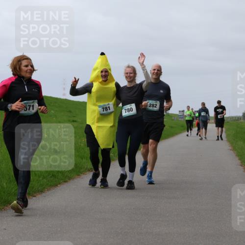 04.05.2025 - 8. Wedeler Halbmarathon Yannick Fuchs http://msf.ph/oto/7839662 04.05.2025 12:04:40 Laufen 571, 781, 780, 282, 1005 meine-sportfotos.de