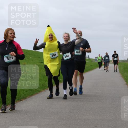 04.05.2025 - 8. Wedeler Halbmarathon Yannick Fuchs http://msf.ph/oto/7839681 04.05.2025 12:04:40 Laufen 571, 781, 282, 780 meine-sportfotos.de