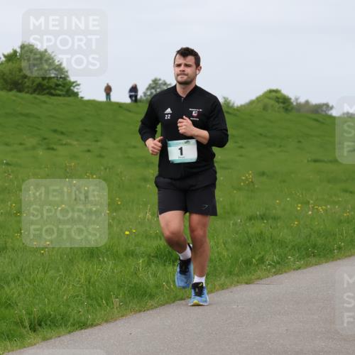 04.05.2025 - 8. Wedeler Halbmarathon Lena Gebhardt http://msf.ph/oto/7839727 04.05.2025 11:45:18 Laufen 22, 1 meine-sportfotos.de